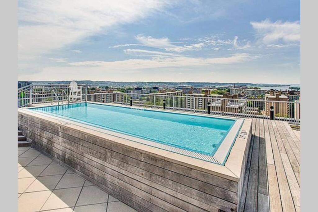 Luxury D.C. 1Br Apt W/Rooftop Pool In Southwest Waterfront Washington Esterno foto